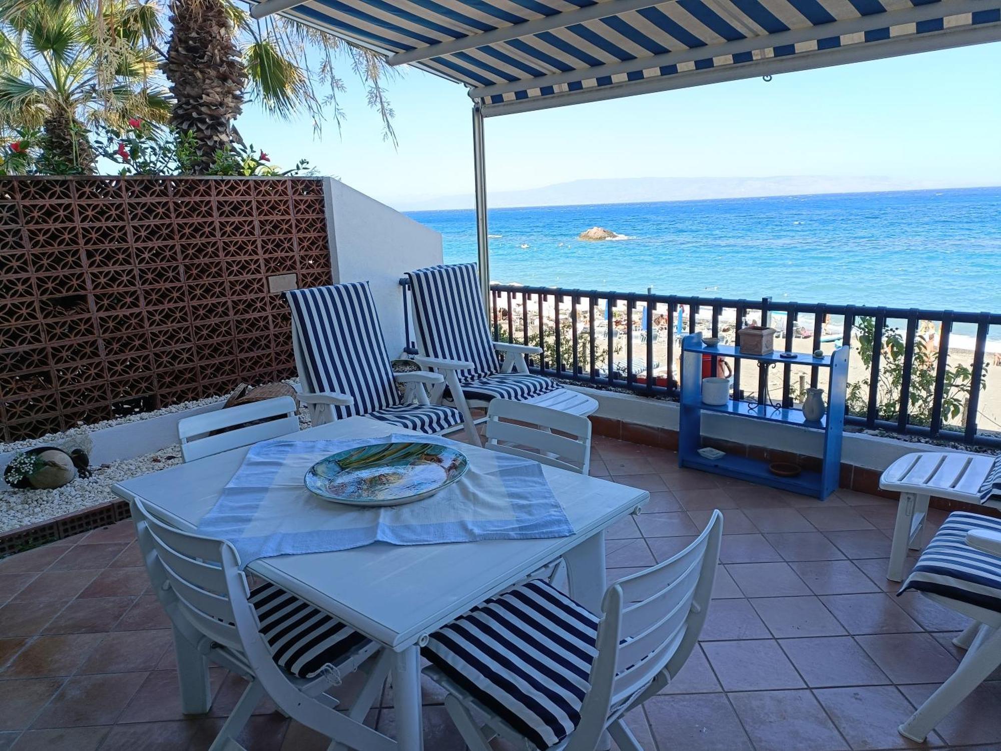 Casa Vacanze Margarita SantʼAlessio Siculo Exterior foto