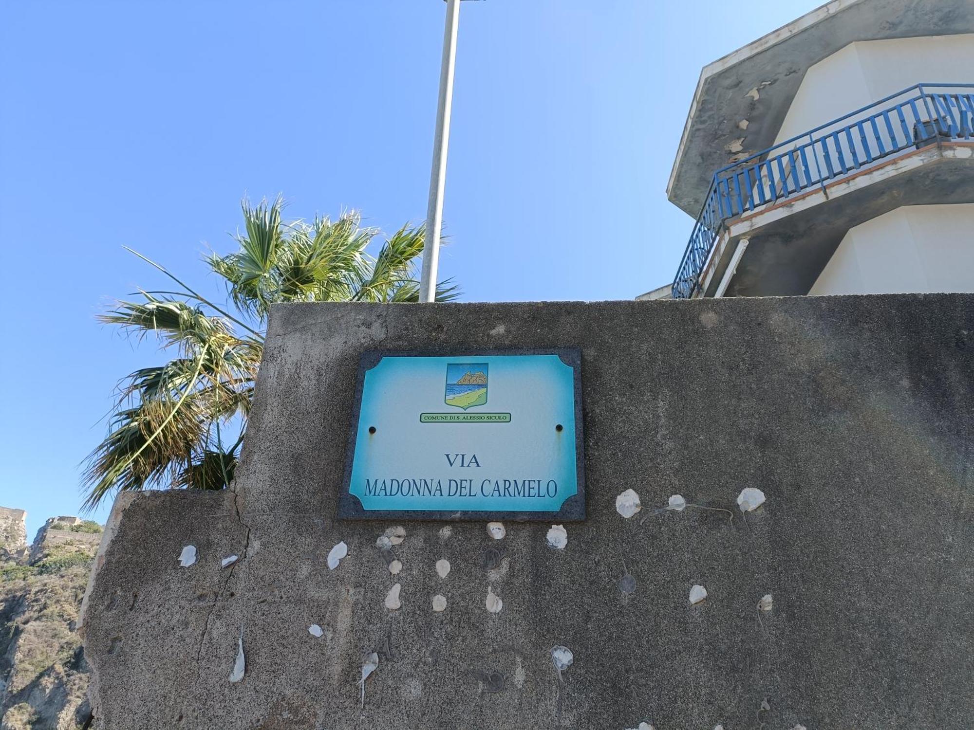 Casa Vacanze Margarita SantʼAlessio Siculo Exterior foto
